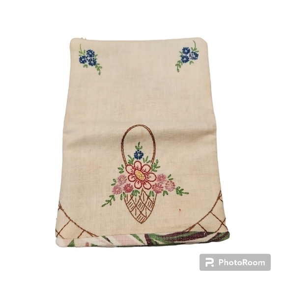 Upcycled Foldover Wallet Vintage Embroidered Linen and Floral Bark Cloth - Picture 4 of 7